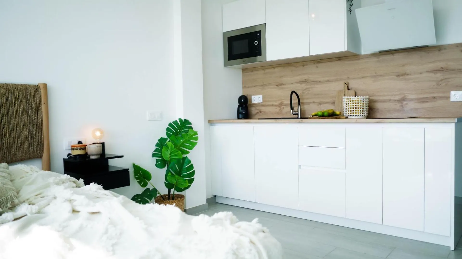 Emerald Suite Plaza Κοραλέχο 0*,  Ισπανία
